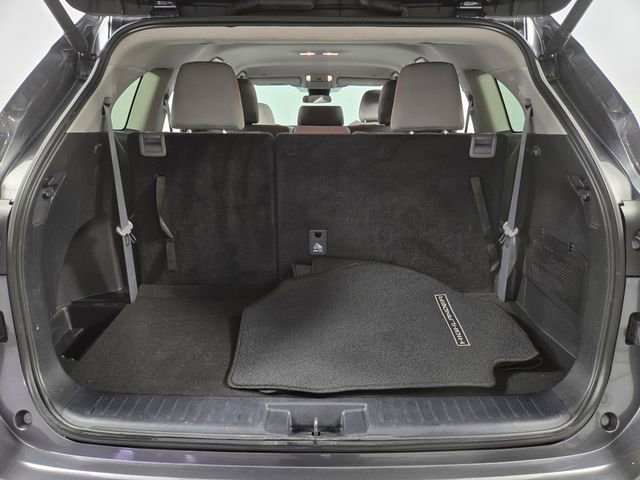 Used 2024 Toyota Highlander LE FWD image 26