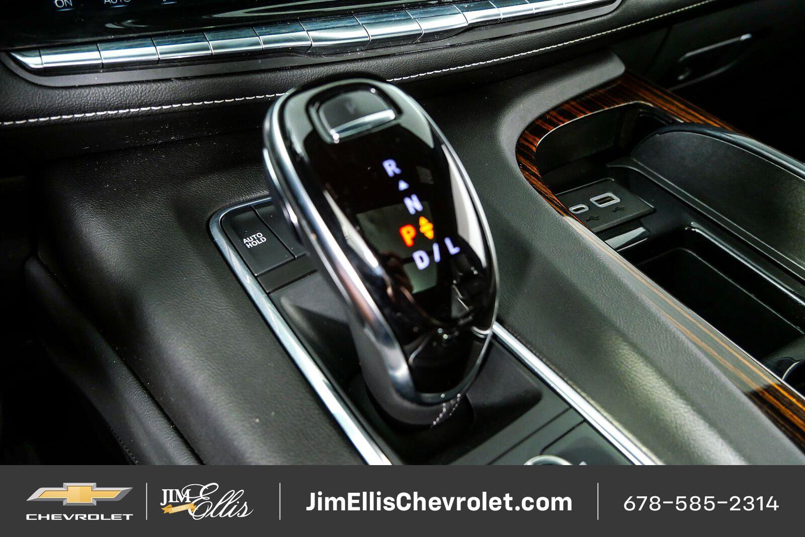 Used 2021 Cadillac Escalade Premium Luxury AWD/4WD image 18