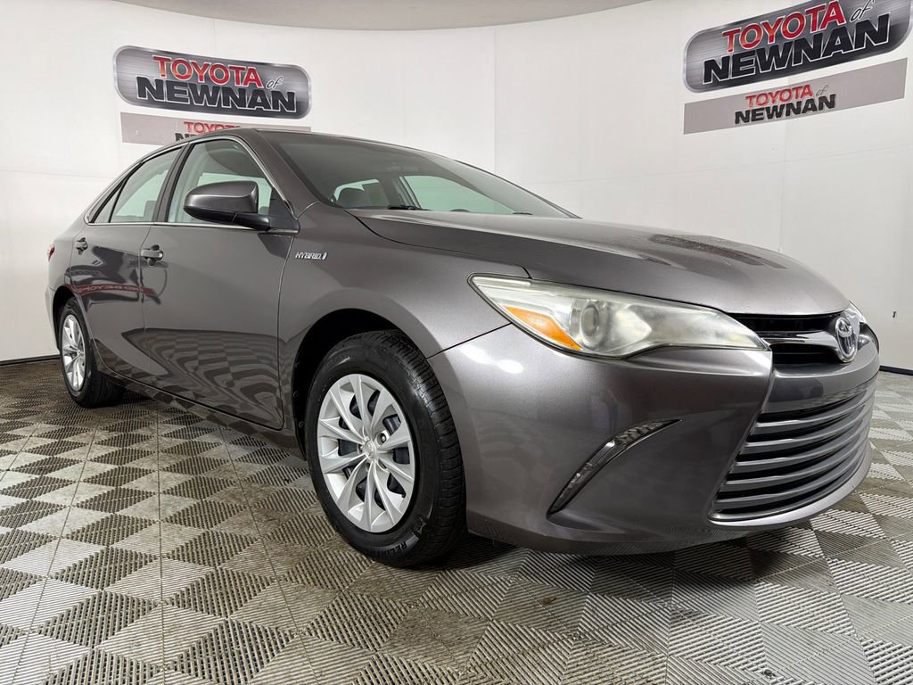Used 2017 Toyota Camry LE image 1