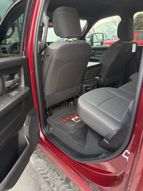 Used 2024 RAM 2500 Tradesman w/ Chrome Appearance Group image 35