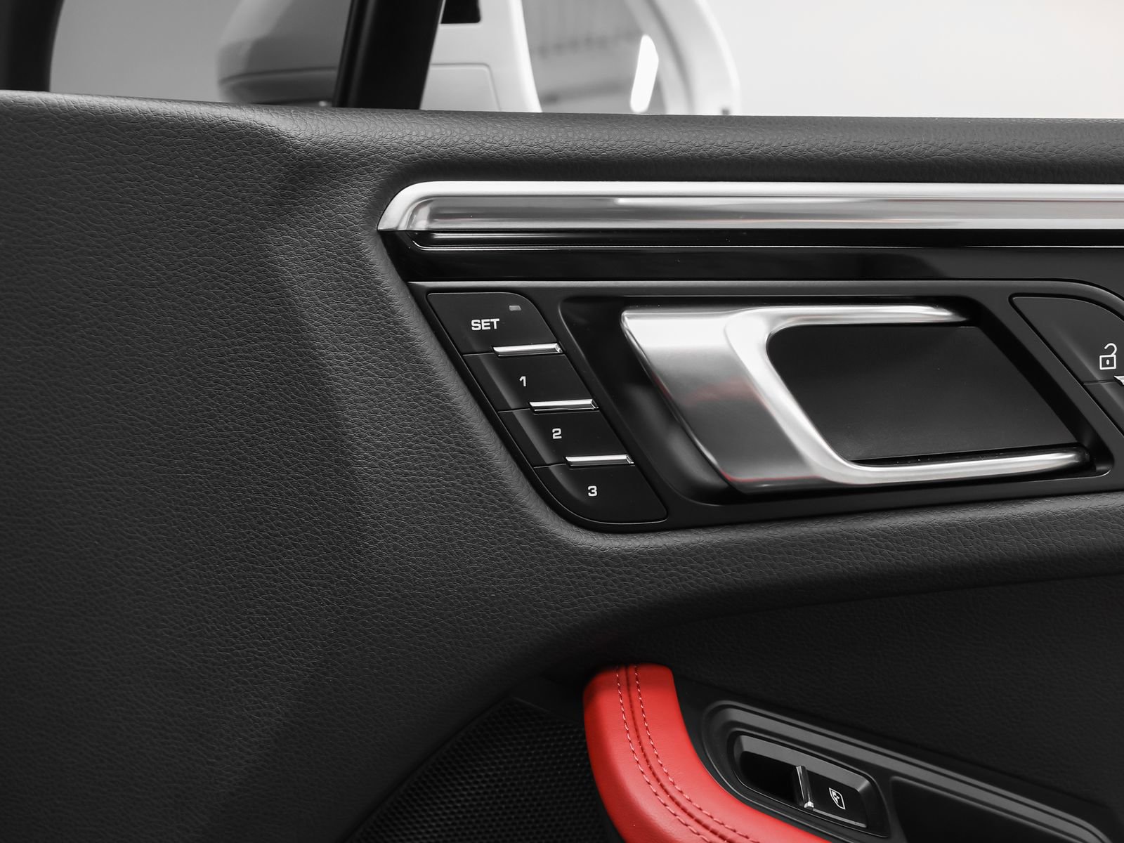 Certified 2022 Porsche Macan S image 24