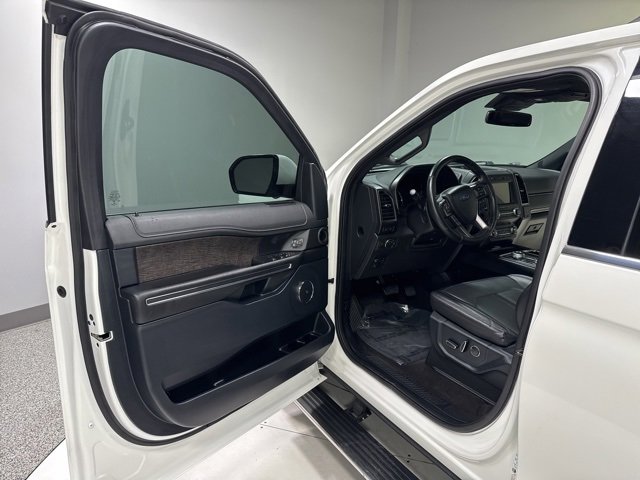 Used 2021 Ford Expedition Limited image 11