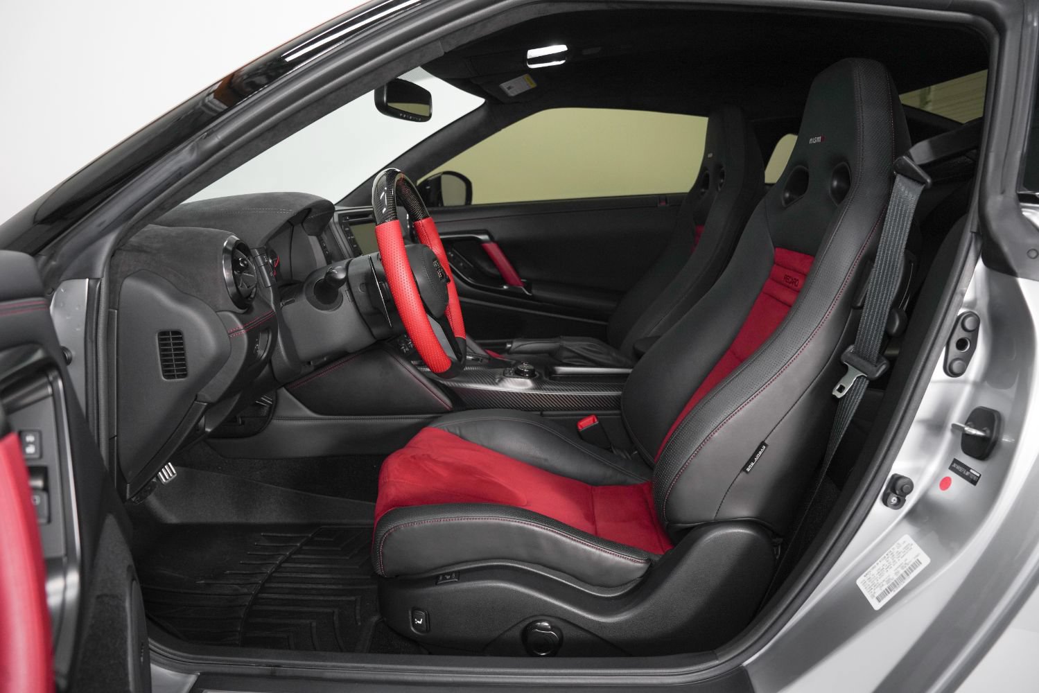 Used 2018 Nissan GT-R NISMO AWD/4WD image 37