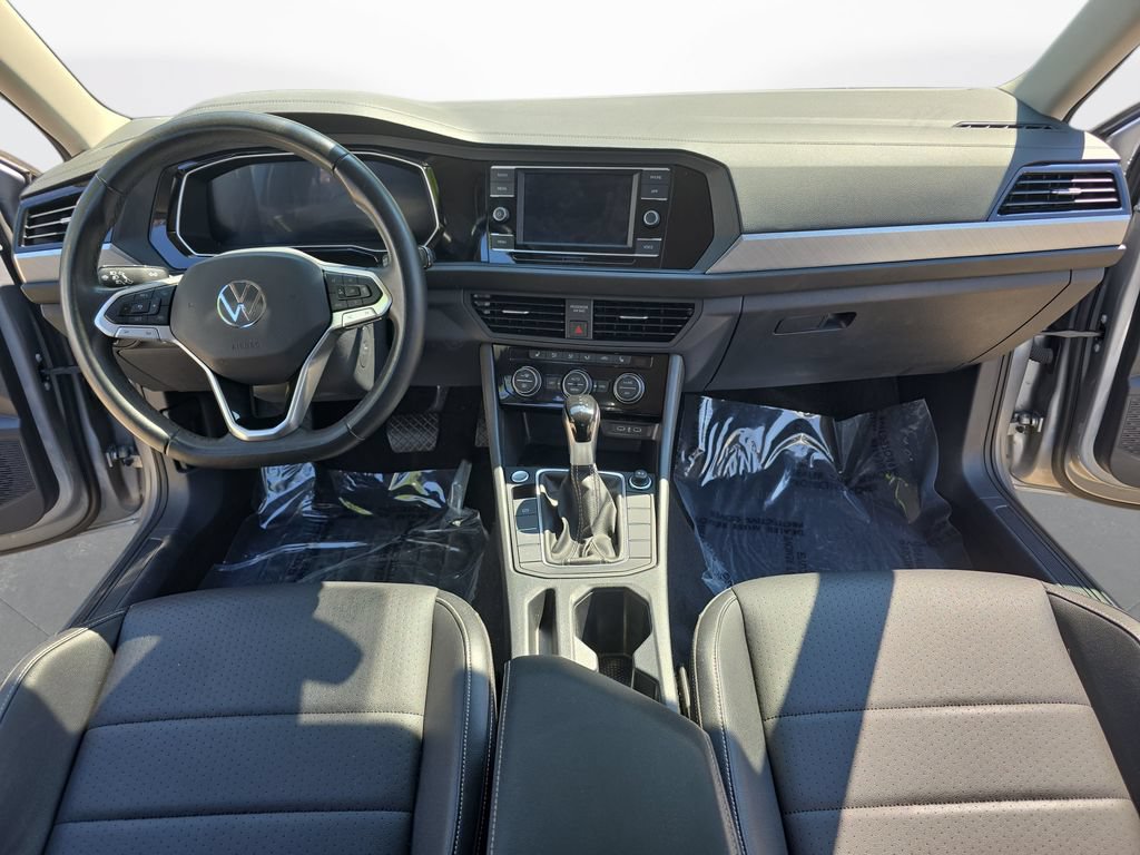 Used 2024 Volkswagen Jetta SE FWD image 9