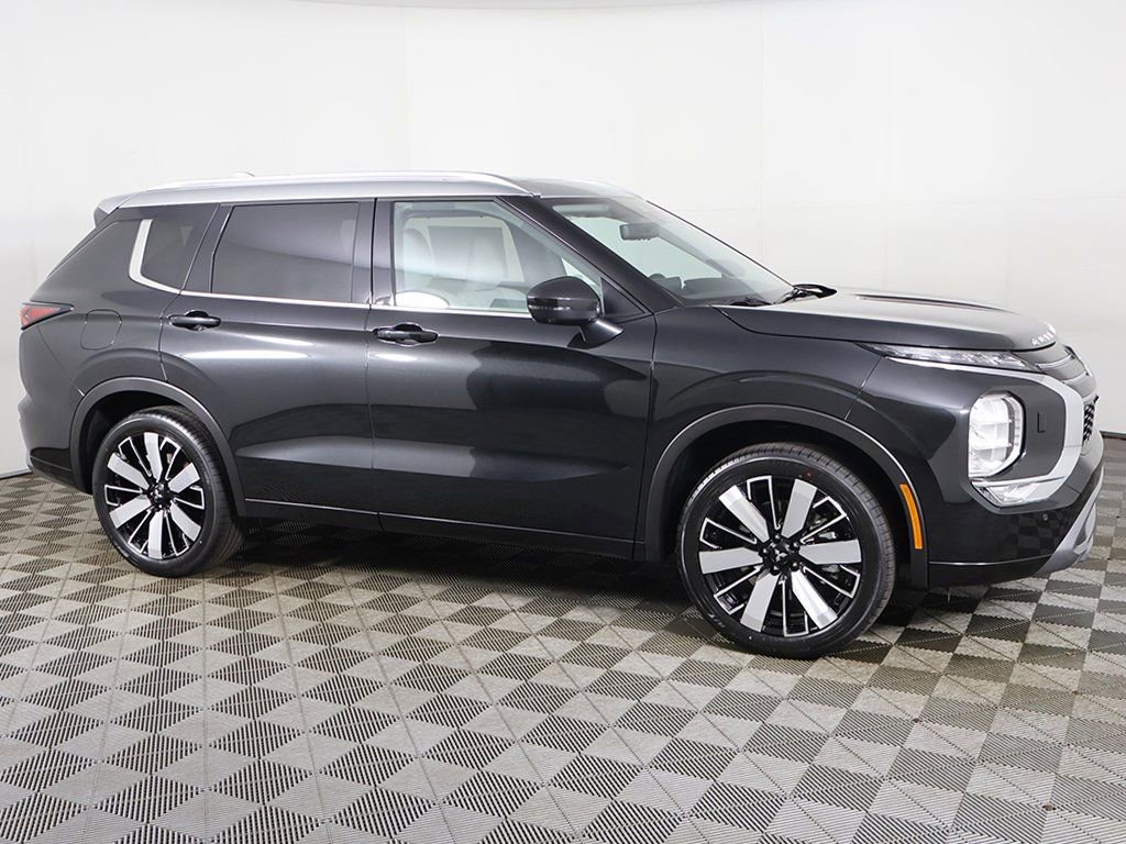 New 2025 Mitsubishi Outlander AWD image 24
