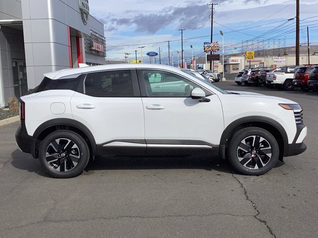 New 2025 Nissan Kicks SV image 2