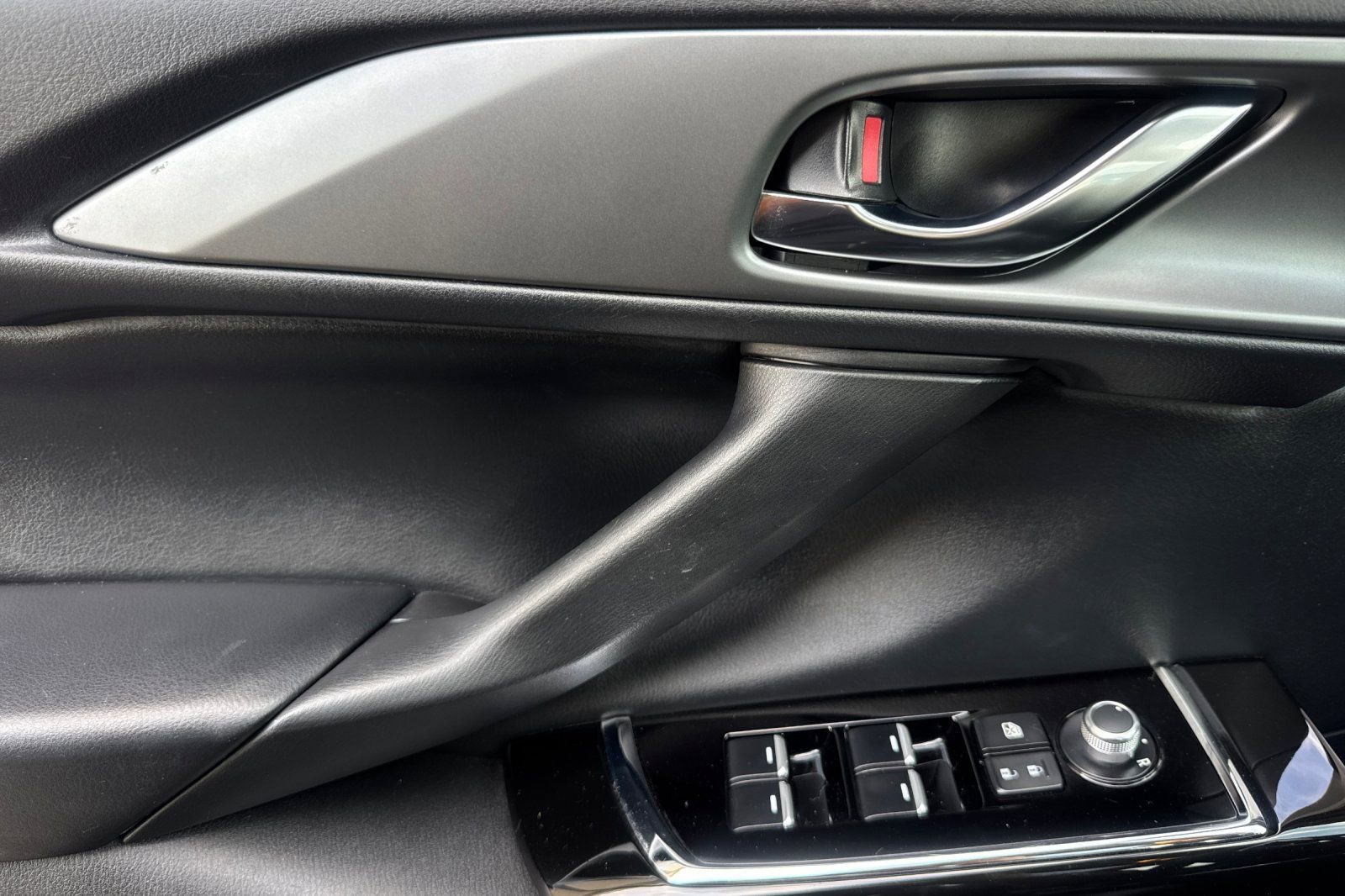 Used 2023 MAZDA CX-9 Touring image 11