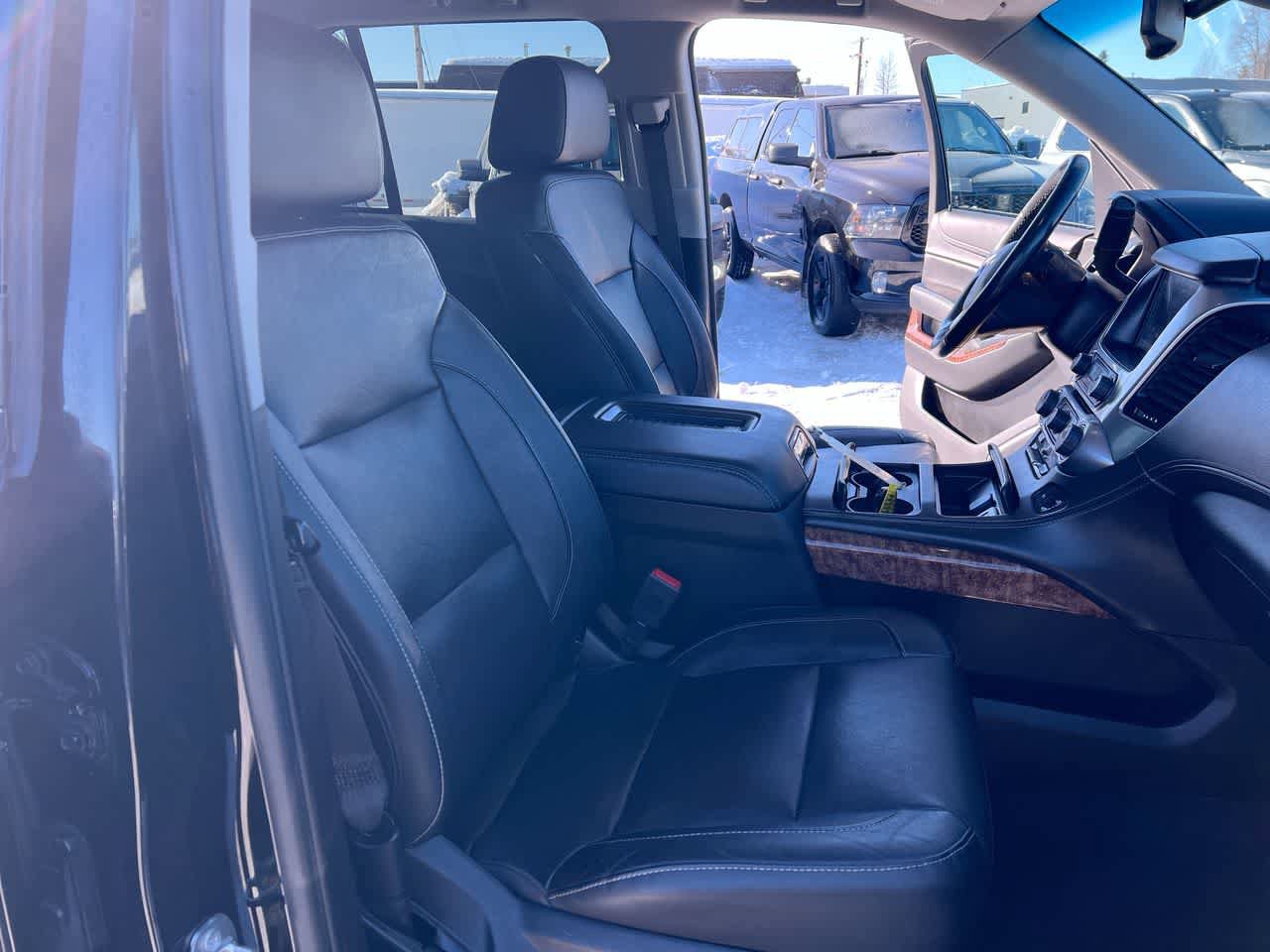 Used 2020 Chevrolet Tahoe Premier AWD/4WD image 28