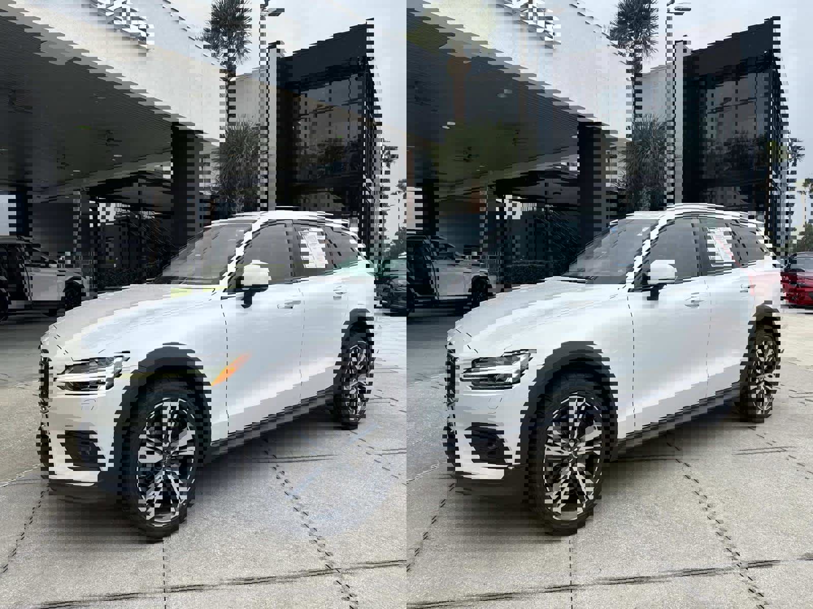 Used 2023 Volvo V60 B5 Cross Country Plus image 7