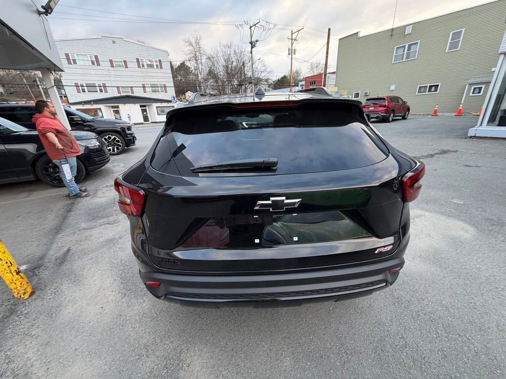 New 2026 Chevrolet Trax RS image 4