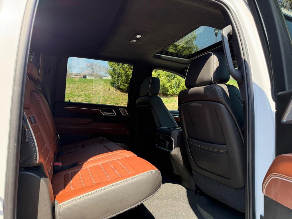 Used 2024 GMC Sierra 2500 Denali Ultimate image 10