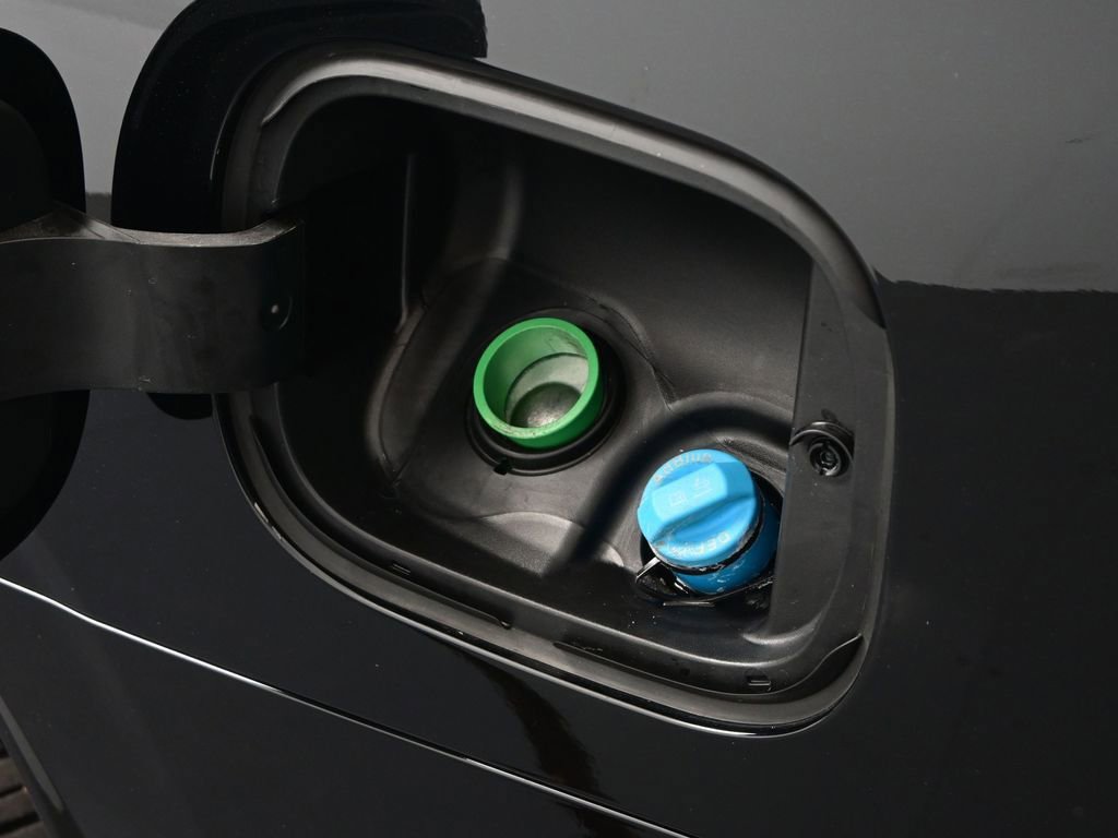 Used 2023 Cadillac Escalade ESV Luxury image 55