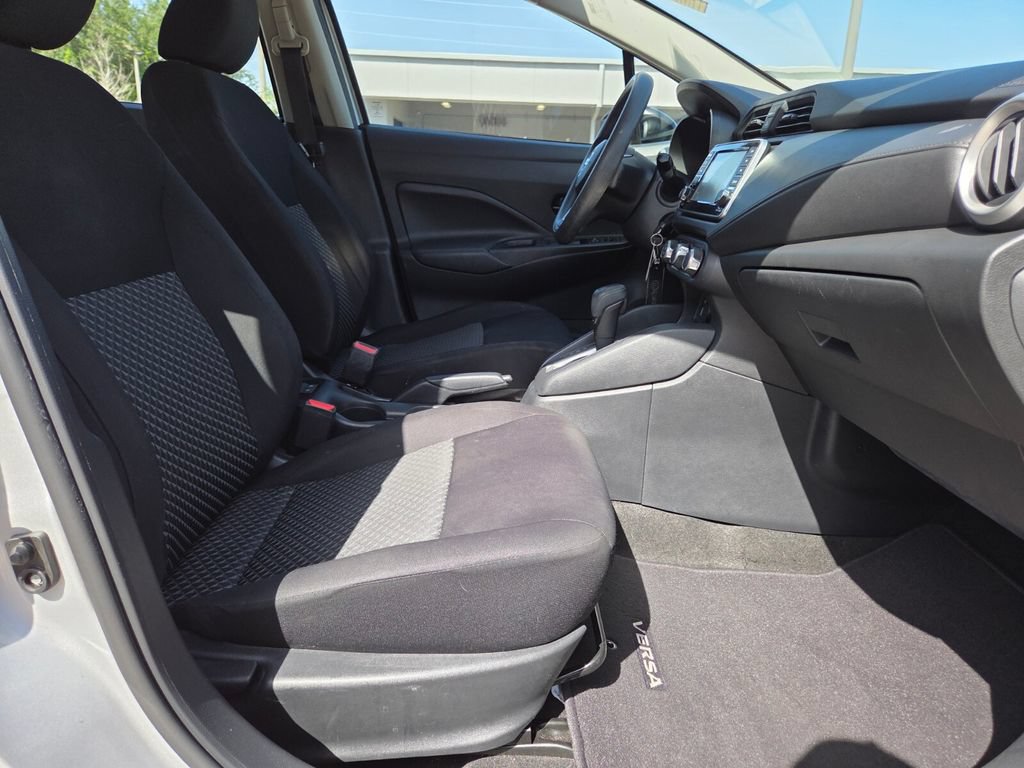Used 2022 Nissan Versa S FWD image 14