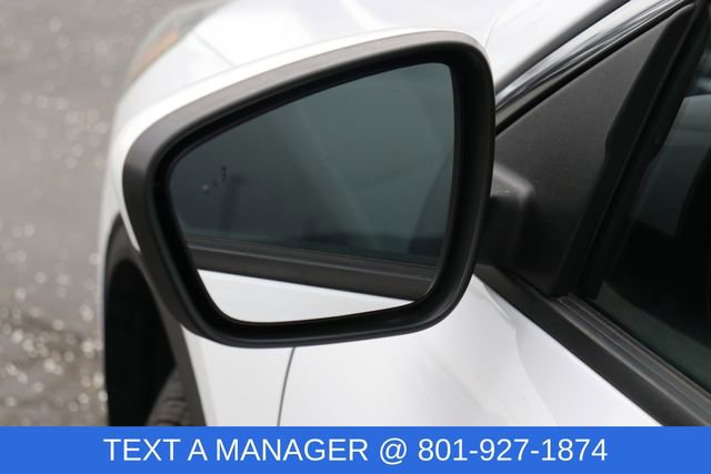 Used 2020 Ford Escape SE image 12