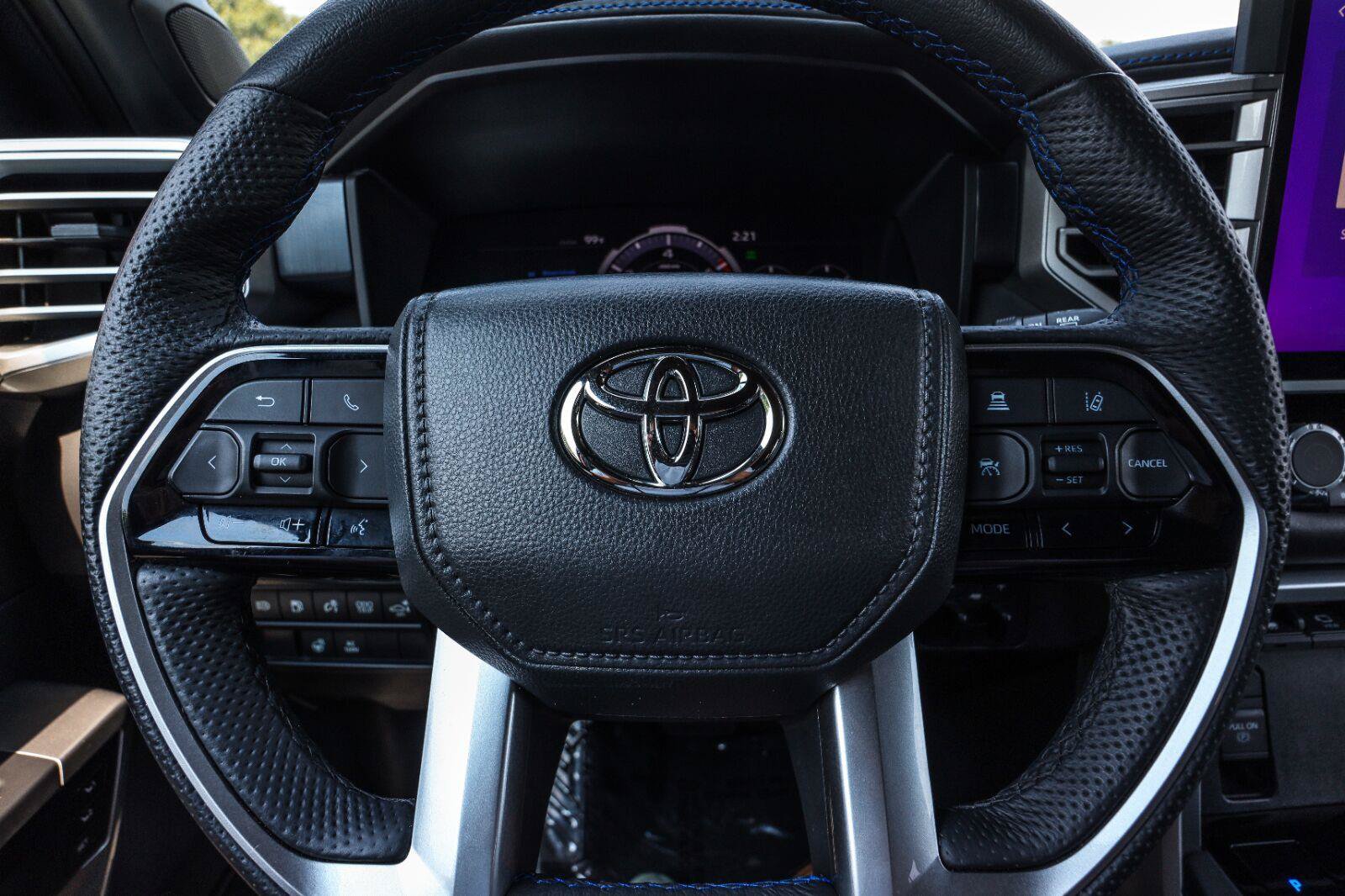 Used 2025 Toyota Sequoia Platinum AWD/4WD image 20