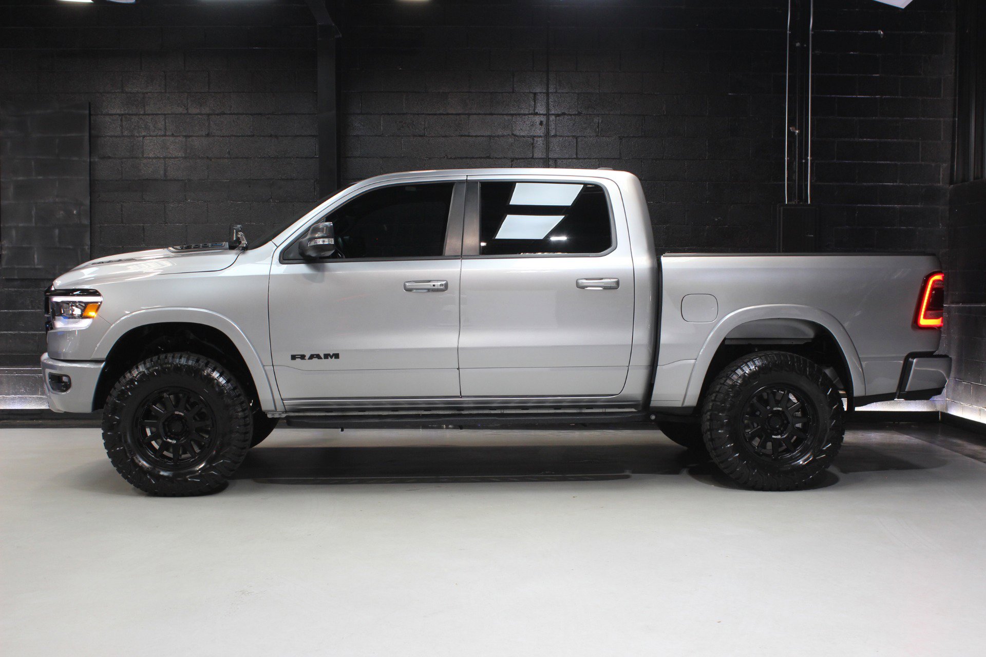Used 2022 RAM 1500 Laramie image 3