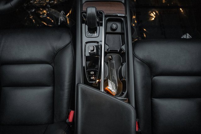 Used 2023 Volvo V60 B5 Cross Country Plus image 25