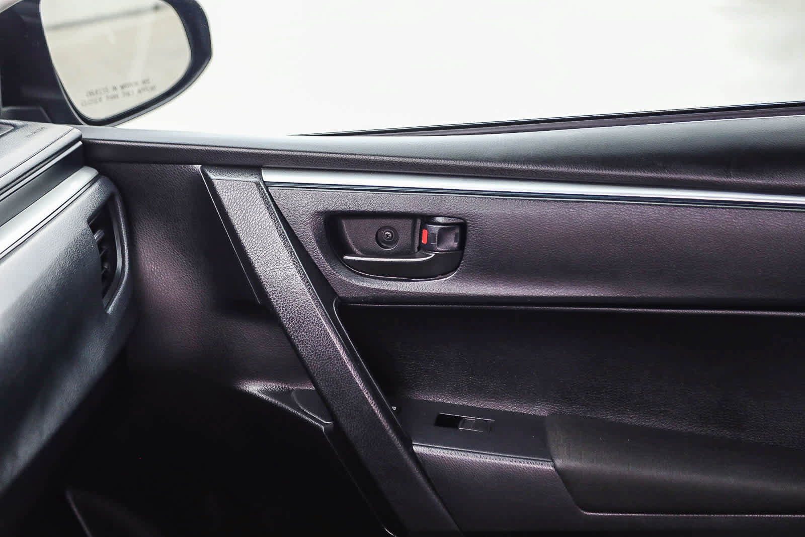 Used 2016 Toyota Corolla L FWD image 21