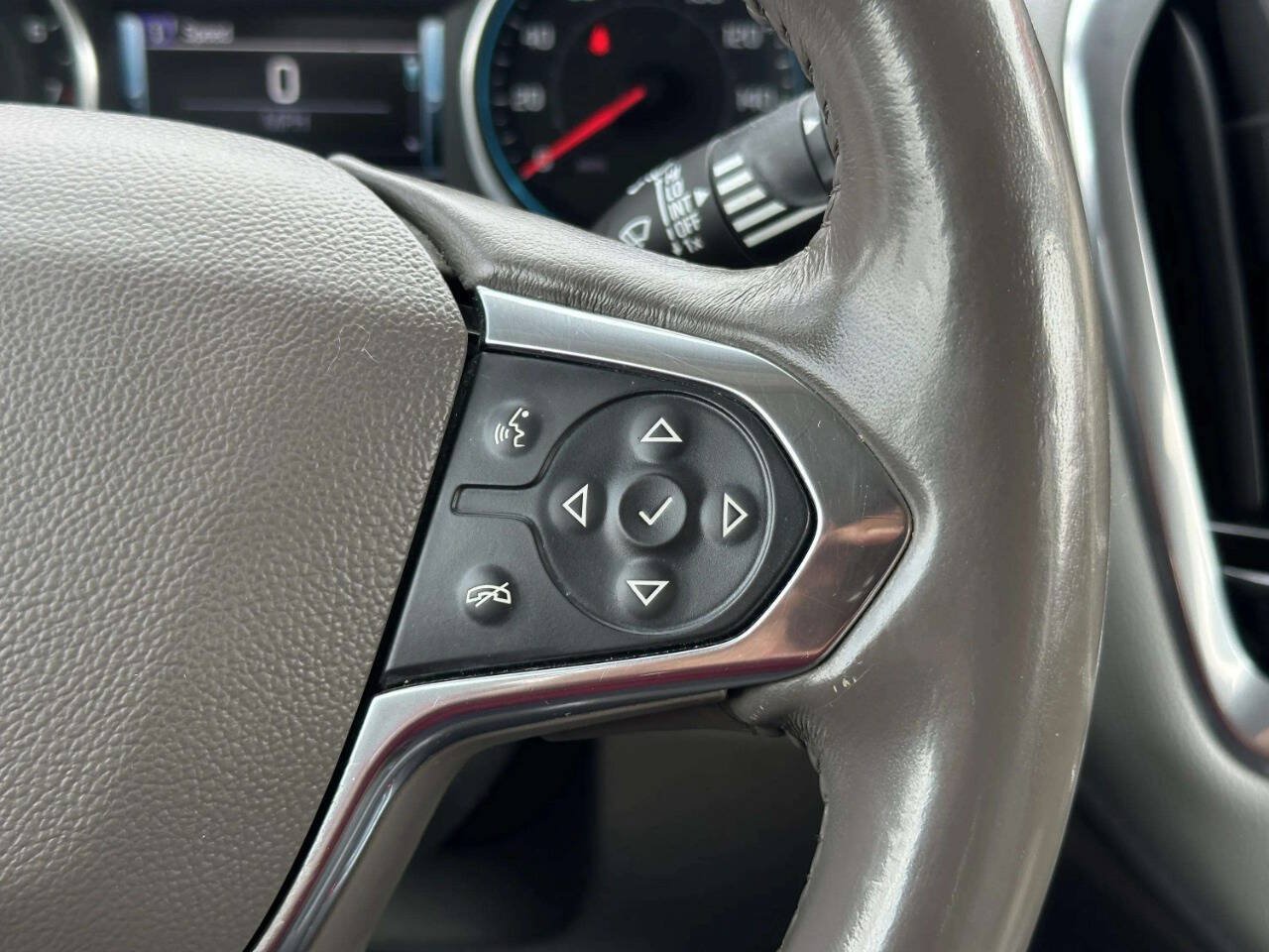 Used 2019 Chevrolet Traverse LT w/ LT Premium Package FWD image 28