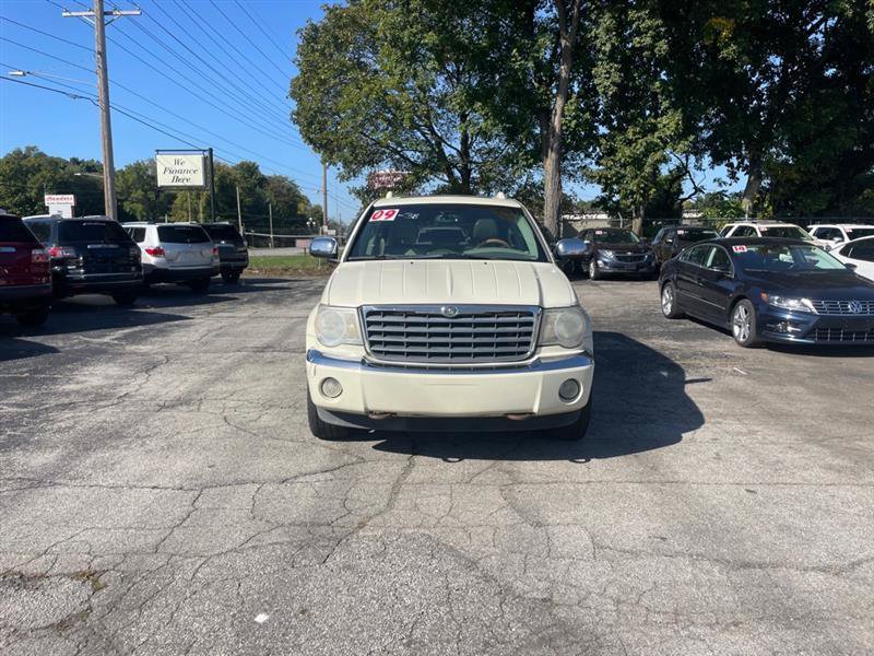 Used 2009 Chrysler Aspen Limited AWD/4WD image 2