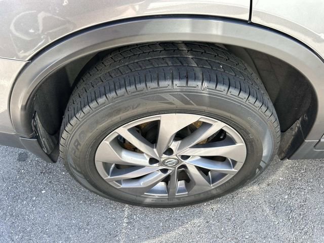 Used 2016 Nissan Rogue SL w/ SL Premium Package AWD/4WD image 10