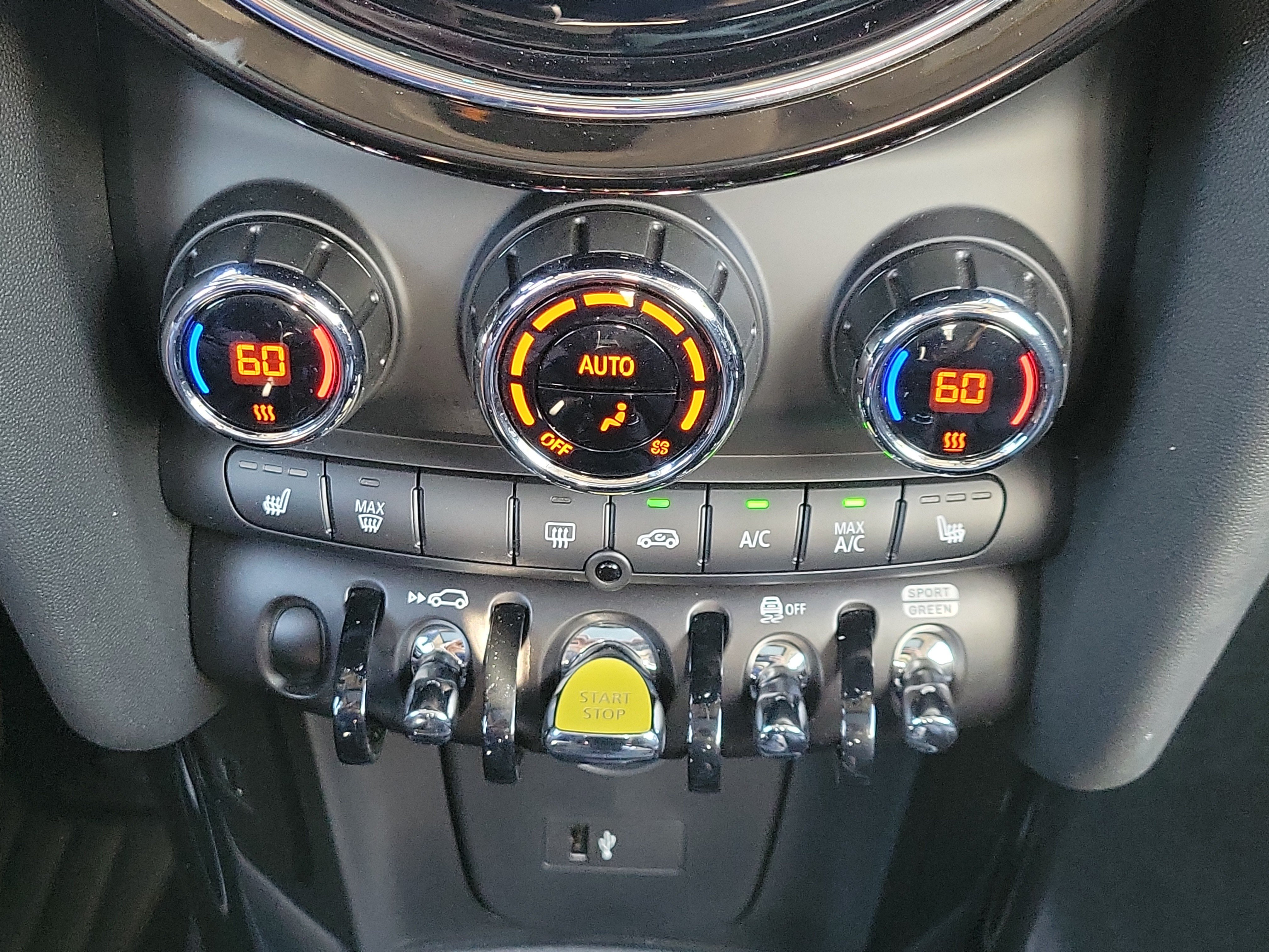 Used 2024 MINI Cooper SE FWD image 20
