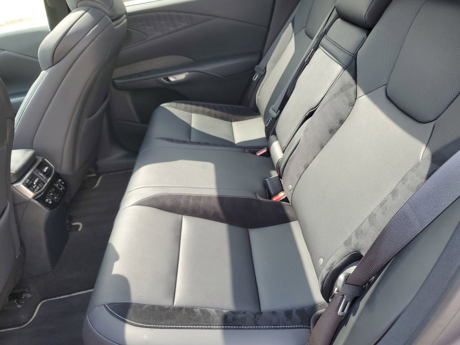 Used 2023 Lexus RX 500h F Sport w/ Accessory Package (2T) AWD/4WD image 12