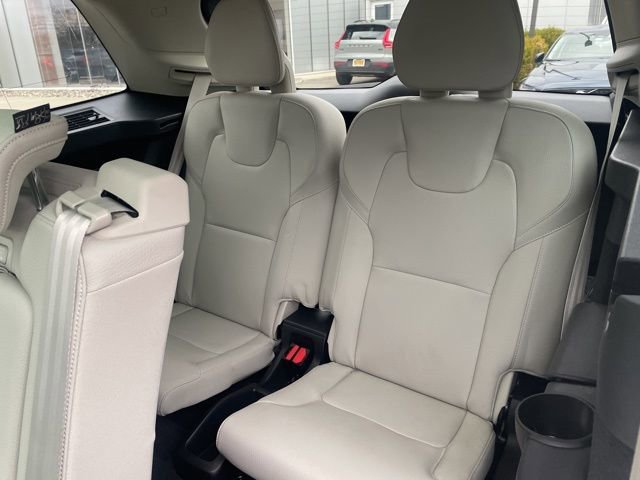 Certified 2024 Volvo XC90 B5 Core w/ Protection Package Premier image 9
