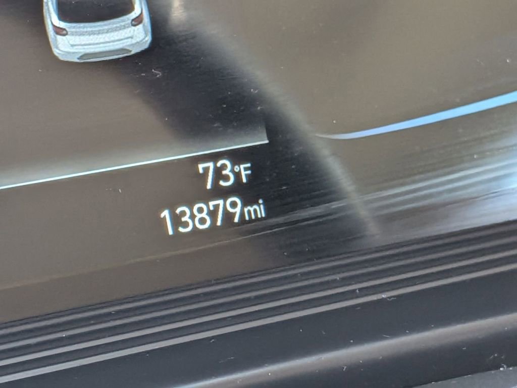 Used 2025 Hyundai Venue SEL image 18