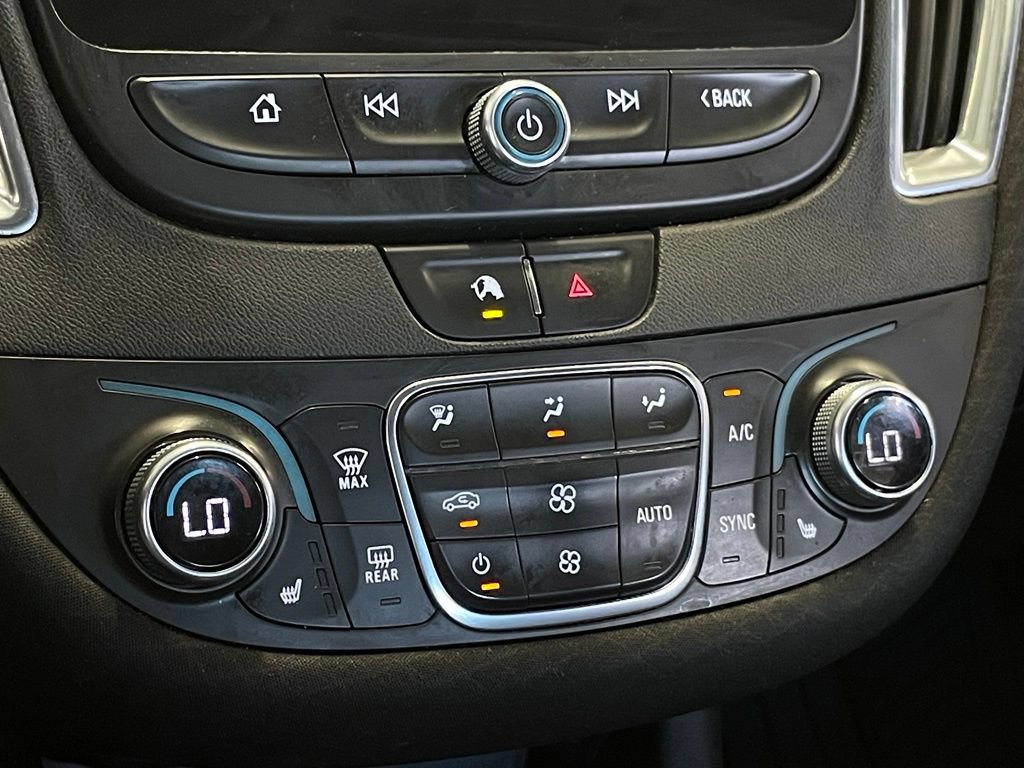 Used 2021 Chevrolet Malibu LT FWD image 18