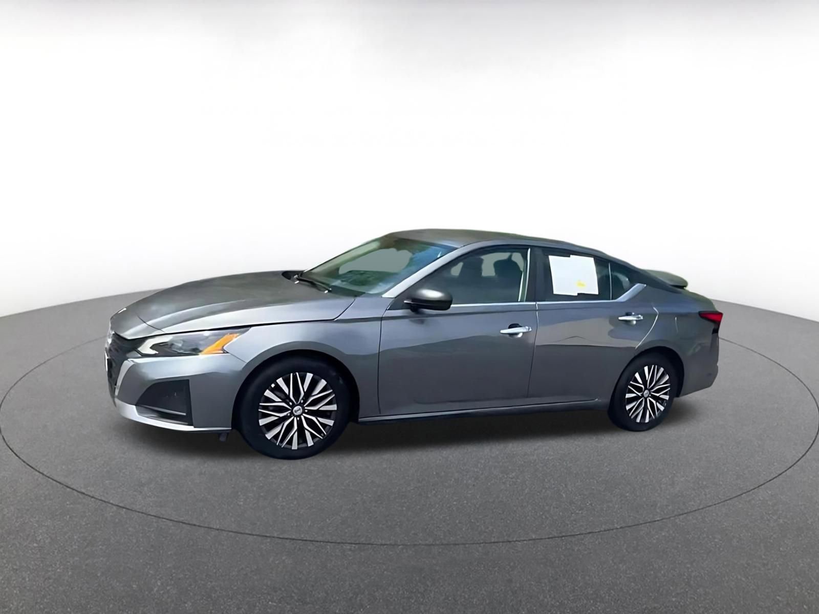 Used 2025 Nissan Altima 2.5 SV image 8