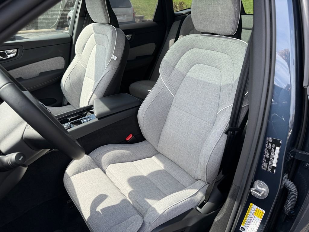 Used 2024 Volvo XC60 T8 Ultimate w/ Protection Package Premier AWD/4WD image 17
