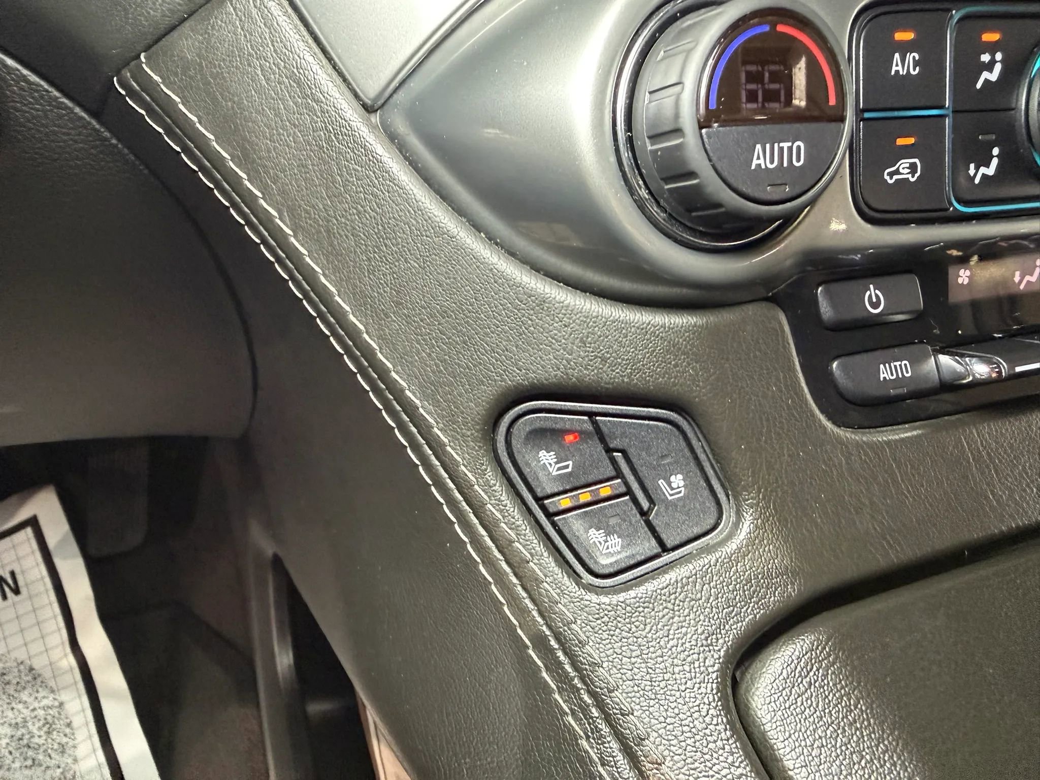 Used 2019 Chevrolet Suburban Premier image 30