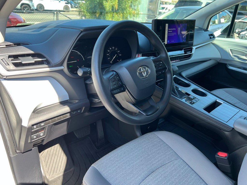 Certified 2026 Toyota Sienna LE AWD/4WD image 14