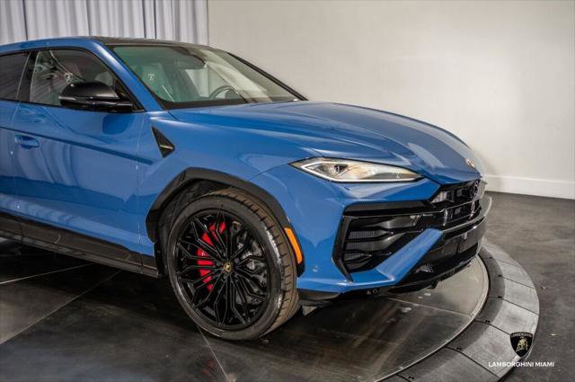 Used 2025 Lamborghini Urus SE image 3