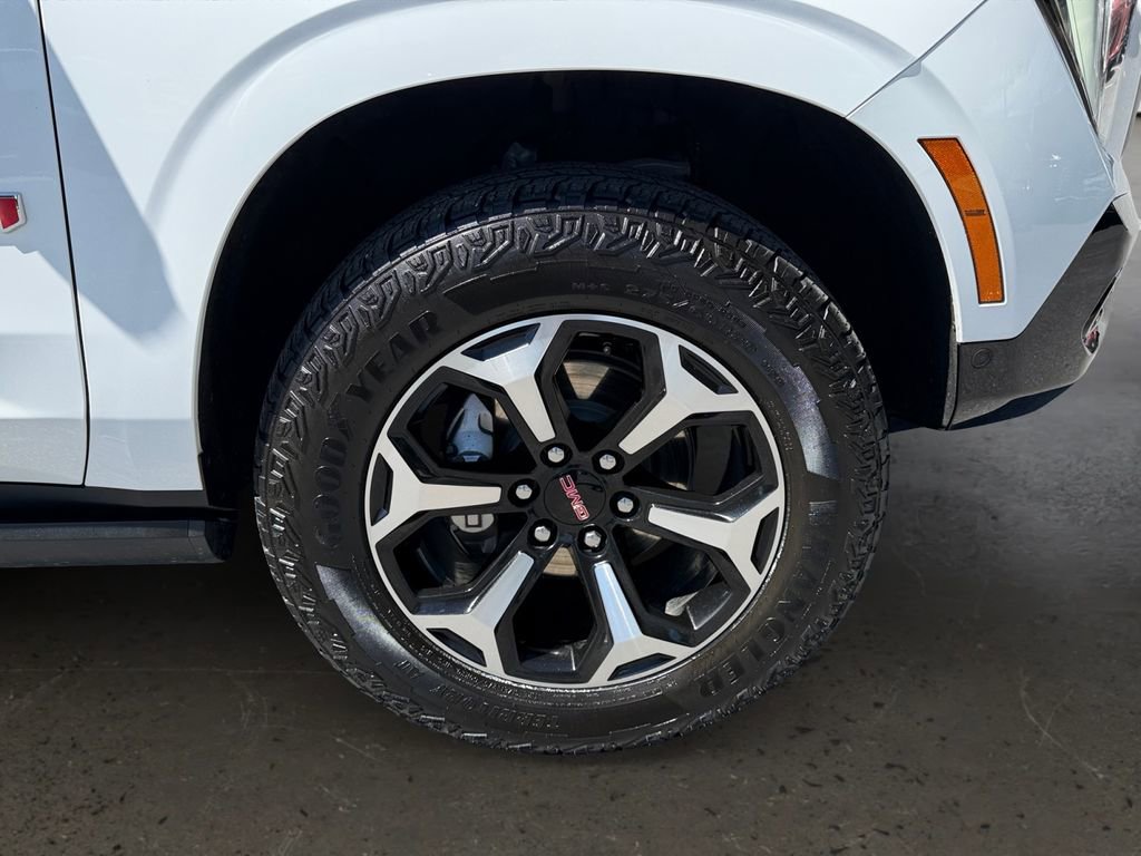 Used 2025 GMC Yukon AT4 w/ AT4 Premium Package AWD/4WD image 29