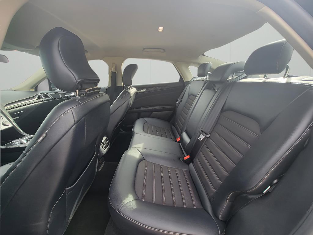 Used 2018 Ford Fusion SE w/ Equipment Group 601A image 25