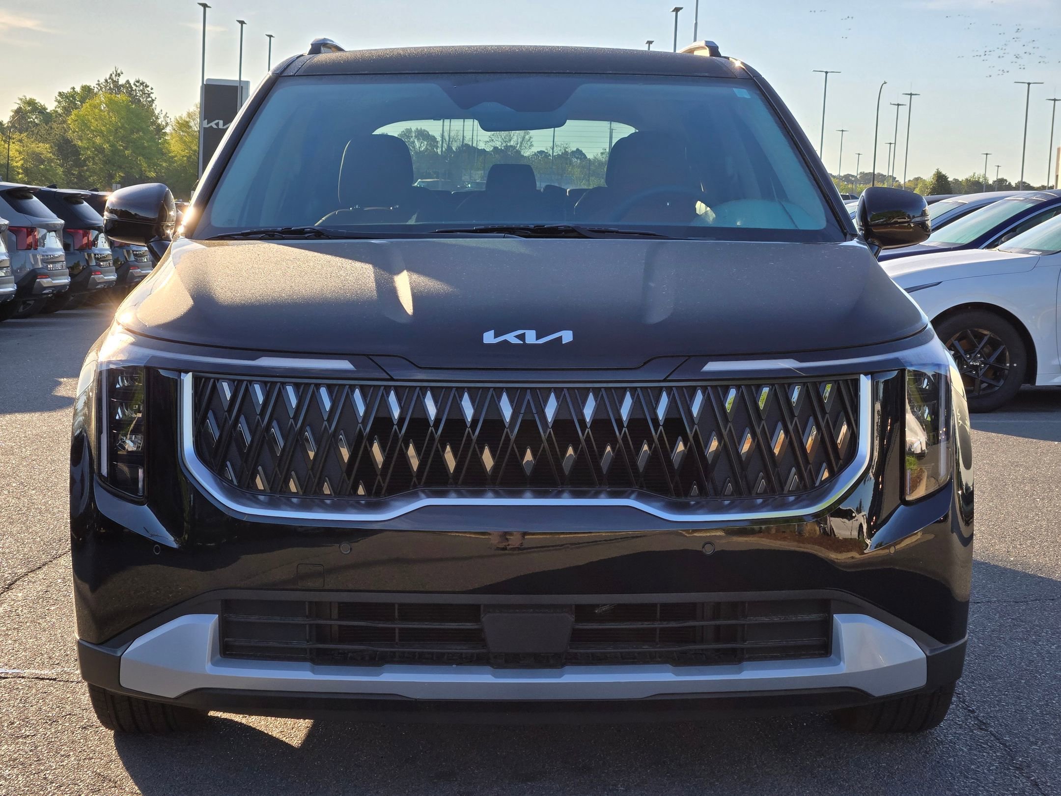 New 2026 Kia Carnival EX FWD image 2