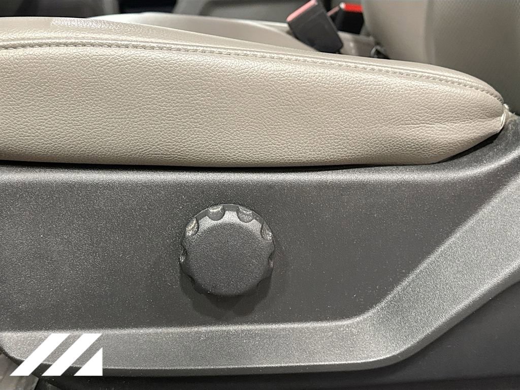 Used 2022 Ford F250 XL w/ Power Equipment Group image 20