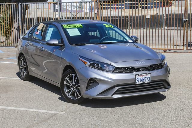 Used 2023 Kia Forte LXS w/ LXS Technology Package image 2