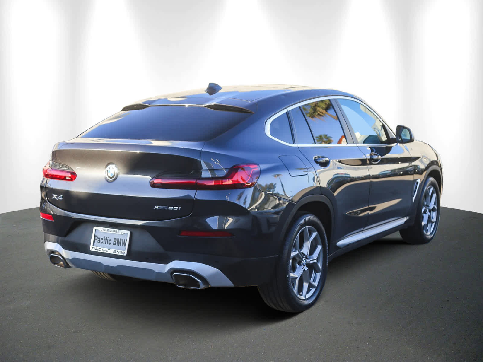 Used 2023 BMW X4 xDrive30i w/ Convenience Package image 6