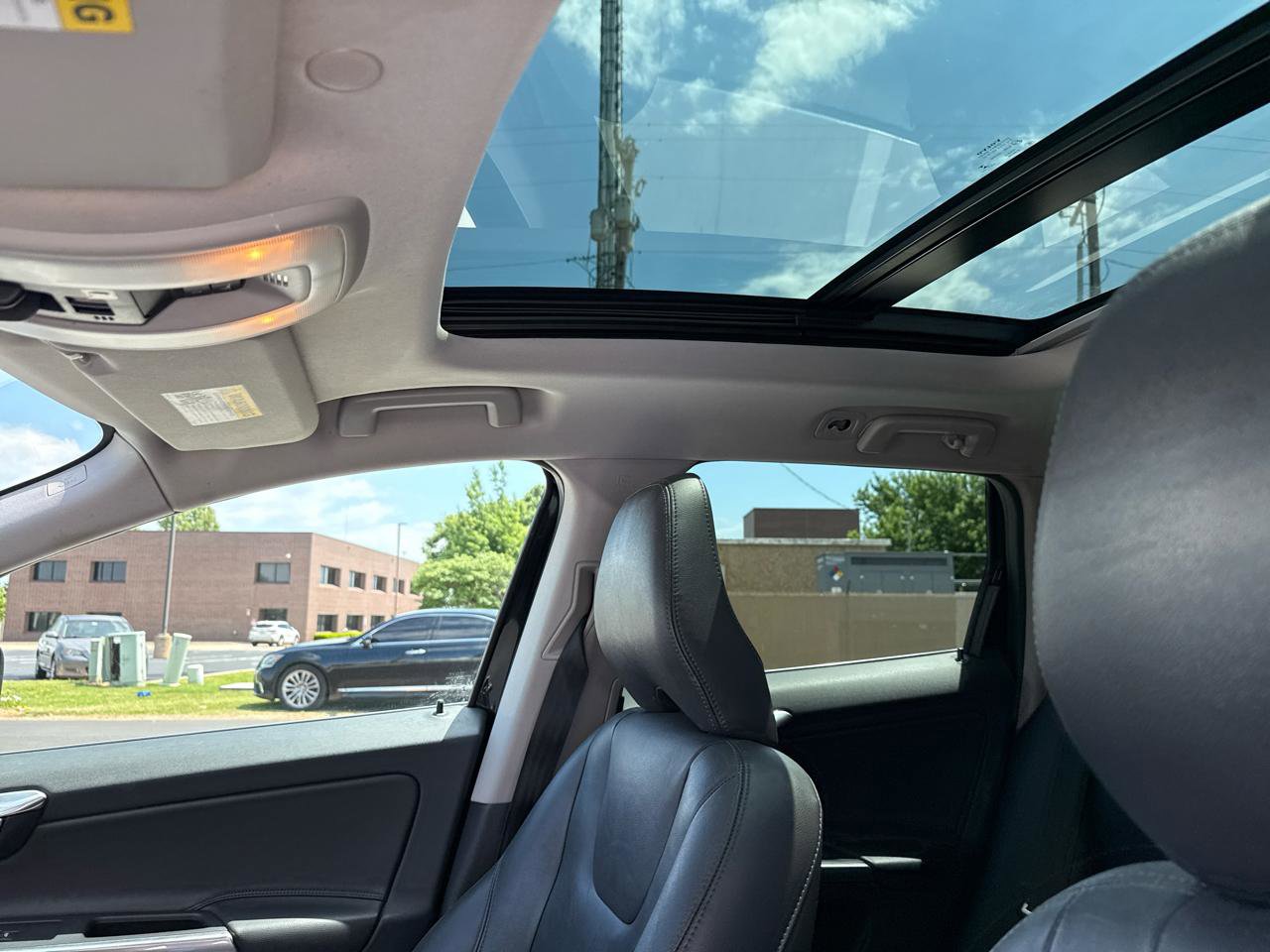 Used 2016 Volvo XC60 T5 Premier AWD/4WD image 32