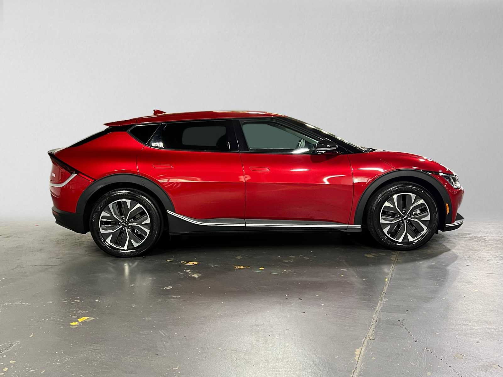 Used 2024 Kia EV6 Light RWD image 2