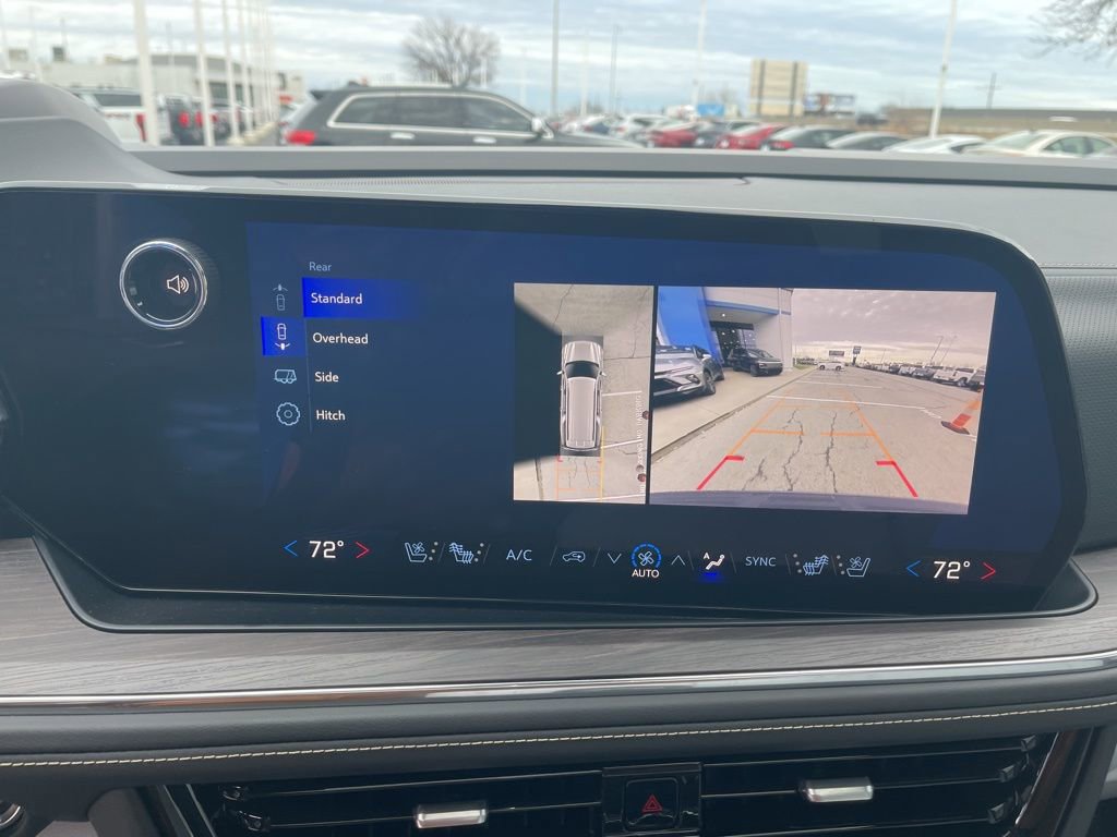 New 2025 Chevrolet Suburban Premier image 31