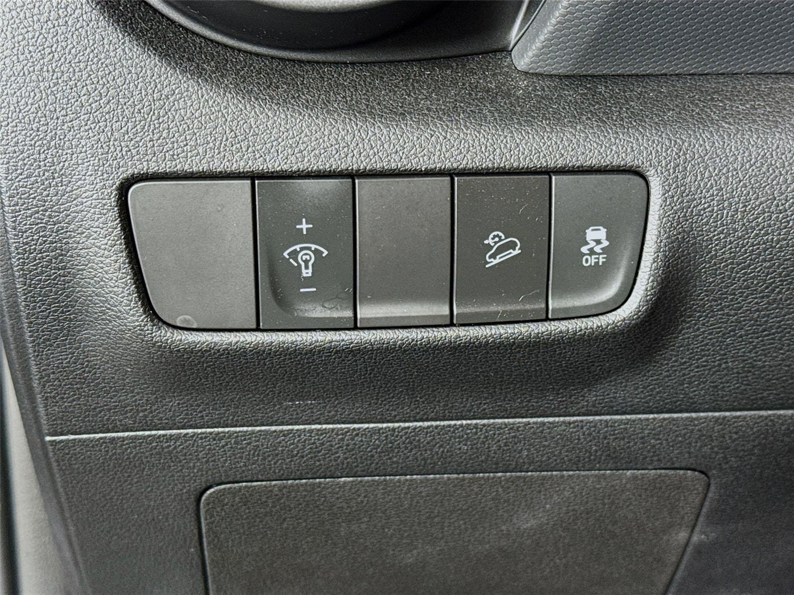 Used 2023 Hyundai Kona SEL FWD image 11