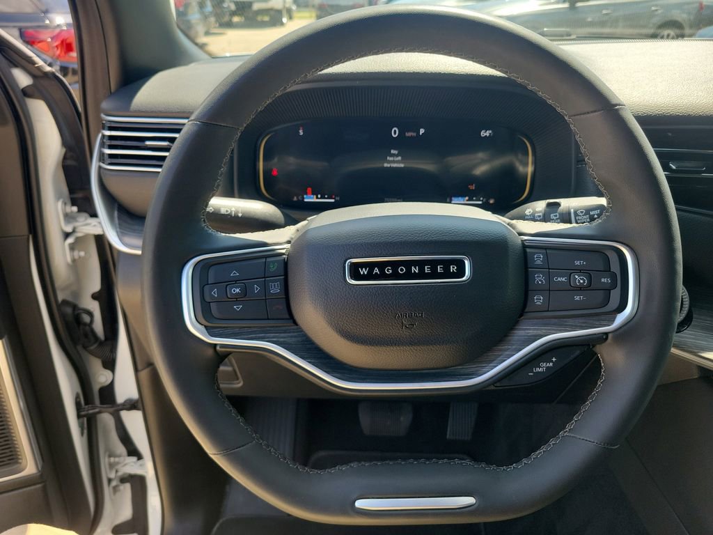 Used 2024 Jeep Wagoneer L Series III w/ Flexible Seating Group AWD/4WD image 23