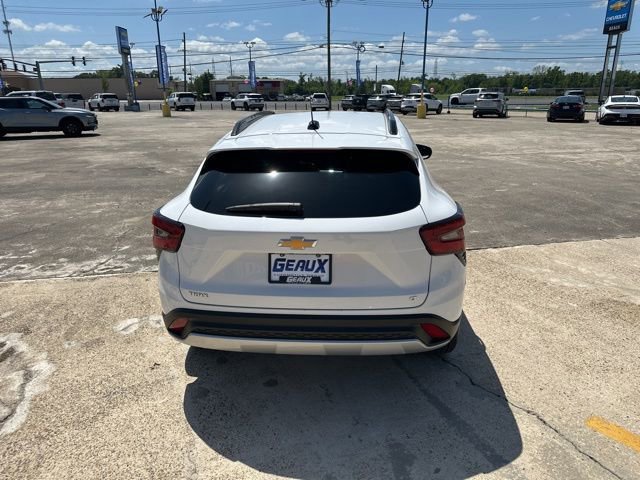 Used 2025 Chevrolet Trax LT w/ LT Convenience Package image 19