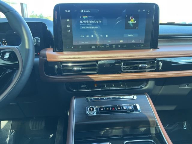 Used 2026 Lincoln Aviator Reserve image 32