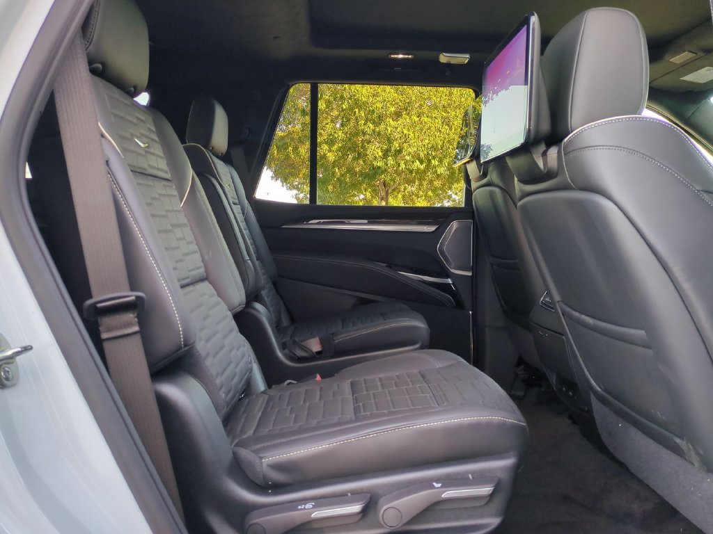 New 2026 Cadillac Escalade Platinum Sport AWD/4WD image 33