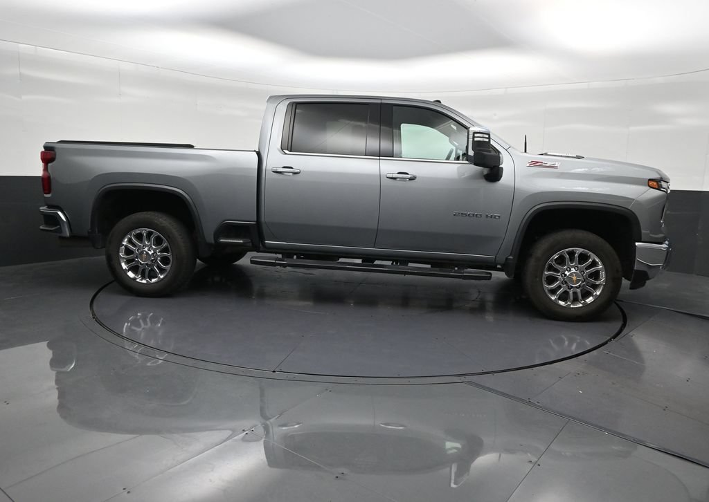 Used 2024 Chevrolet Silverado 2500 LTZ w/ LTZ Convenience Package AWD/4WD image 7